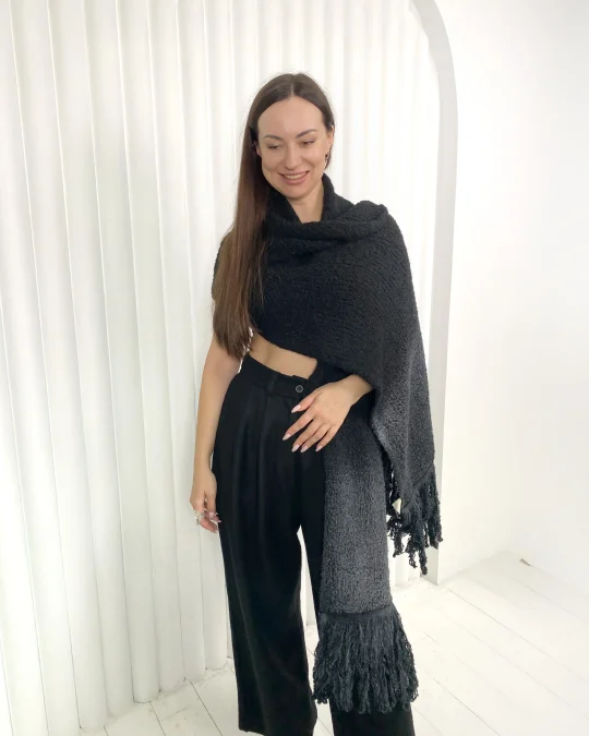 Шарф з бахромою