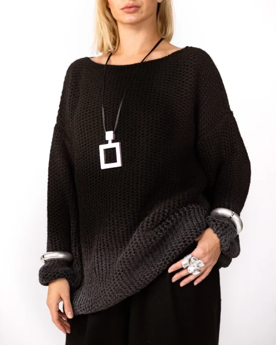 В’язаний светр